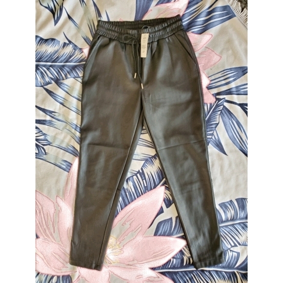 XS- Faux Leather Joggers- Suzy Shier-NWT - Picture 2 of 4